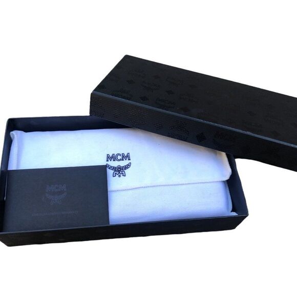 Red MCM Wallet With Removable Strap - Picture 8 of 16